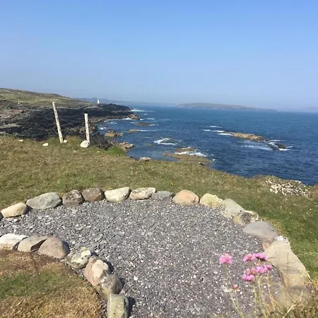 Castaway East - Long Island Schull